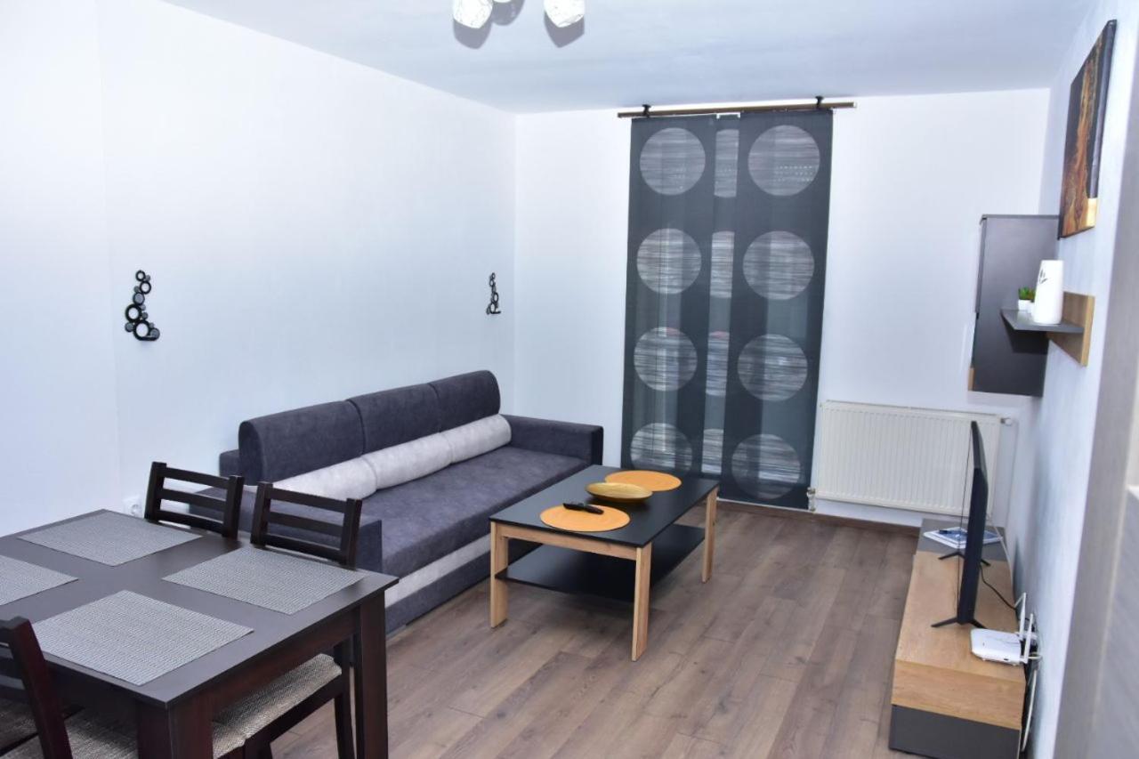 Apartament Dabe Hd Hunedoara Exterior foto