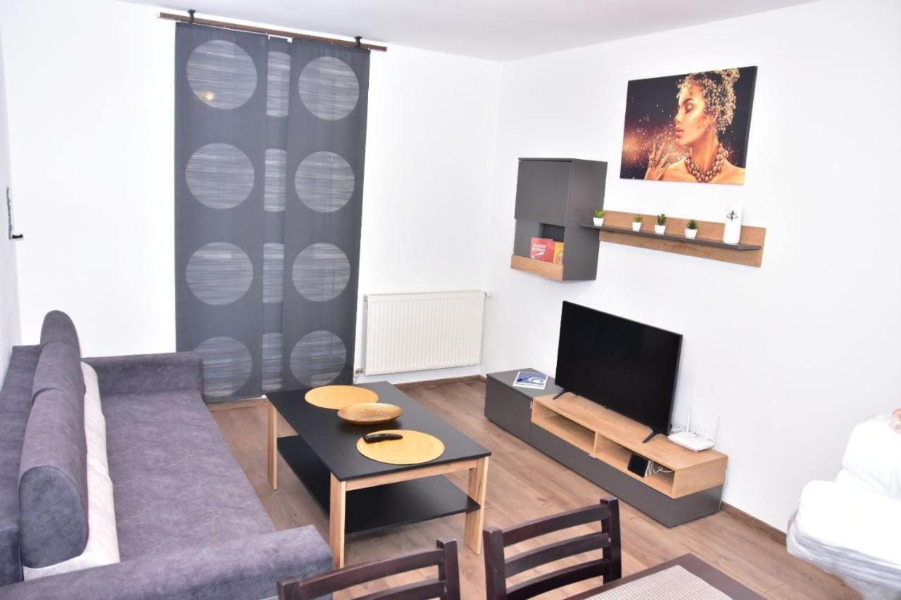 Apartament Dabe Hd Hunedoara Exterior foto