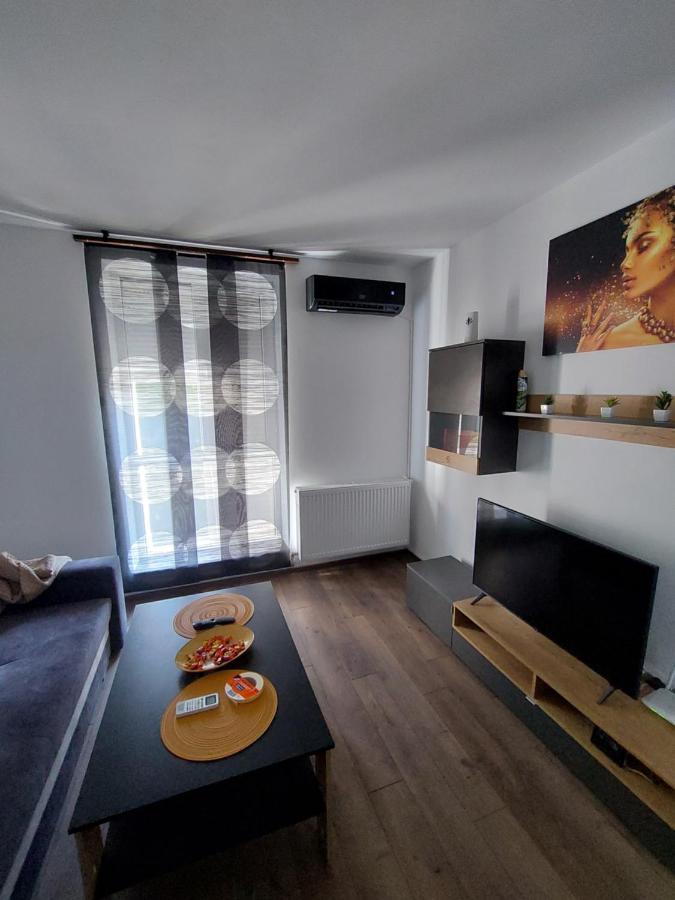 Apartament Dabe Hd Hunedoara Exterior foto